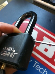 ABUS Granit Screw Removal