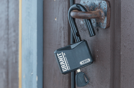 Can The Shackle Be Removed From A Granit Padlock?